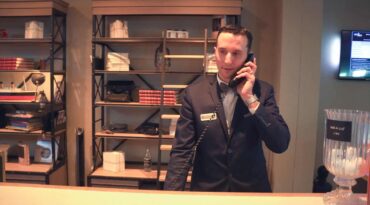 Employé(e) de hall